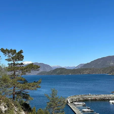 Nyaraló Large With Barbecue Hut, Sauna And Boat In Skånevik