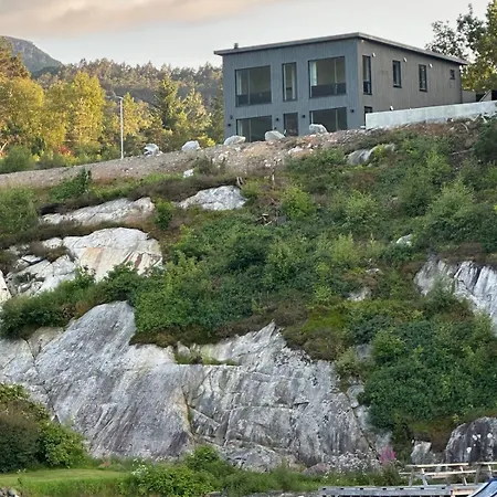 Nyaraló Large With Barbecue Hut, Sauna And Boat In Skånevik